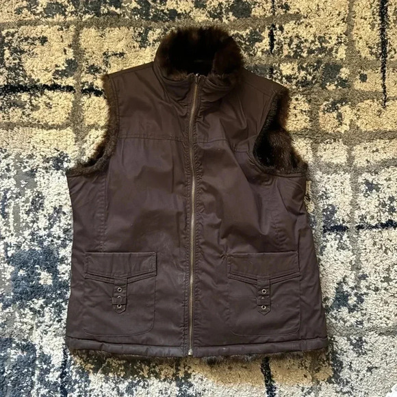 Reversible Vest - Picture 3 of 4